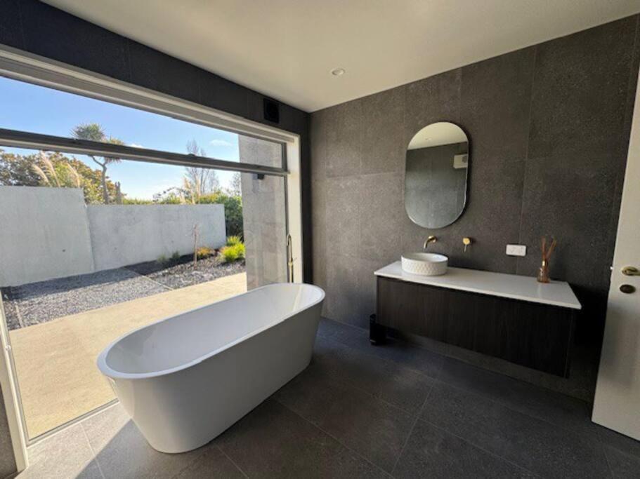 Ferienwohnung Location And Luxury In Timaru Exterior foto
